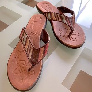B.O.C. Multicolored striped thong flip-flop sandal, size 11